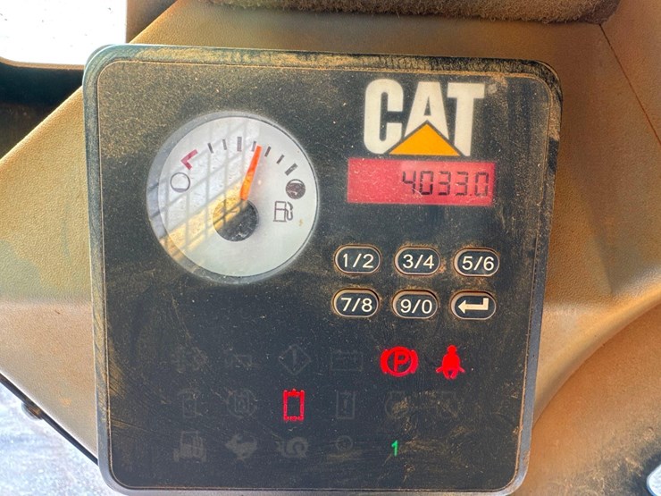2019-caterpillar-249d-image-19
