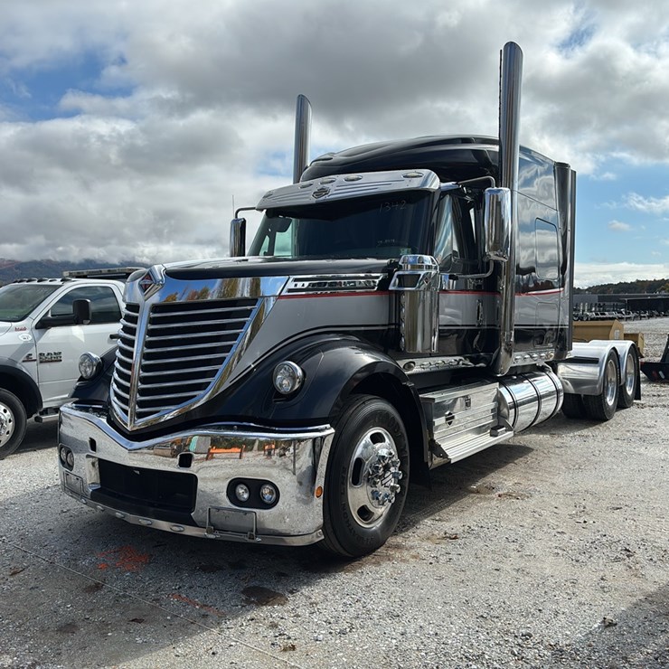 2010 INTERNATIONAL LONESTAR