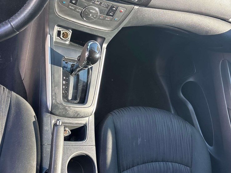 2019-nissan-sentra-sedan-image-17