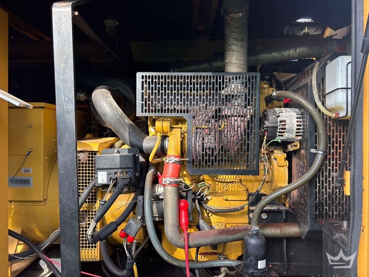2006-caterpillar-d80-4-72kw-standby-diesel-generator-image-8