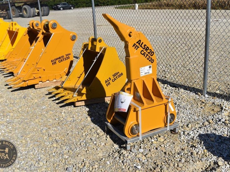 caterpillar-320-image-2