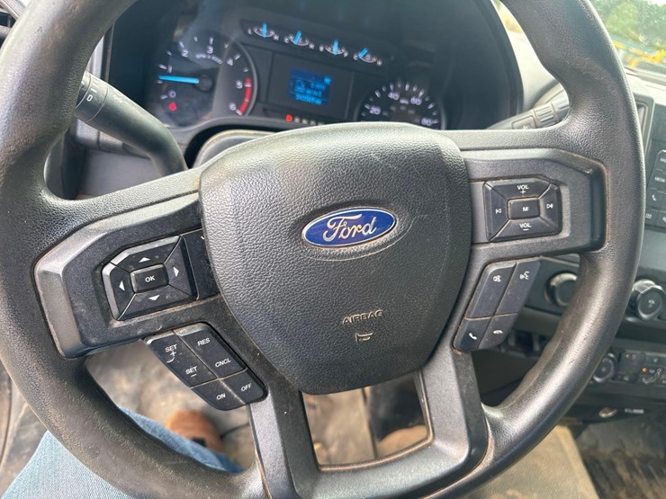 2020-ford-f350-xl-image-26