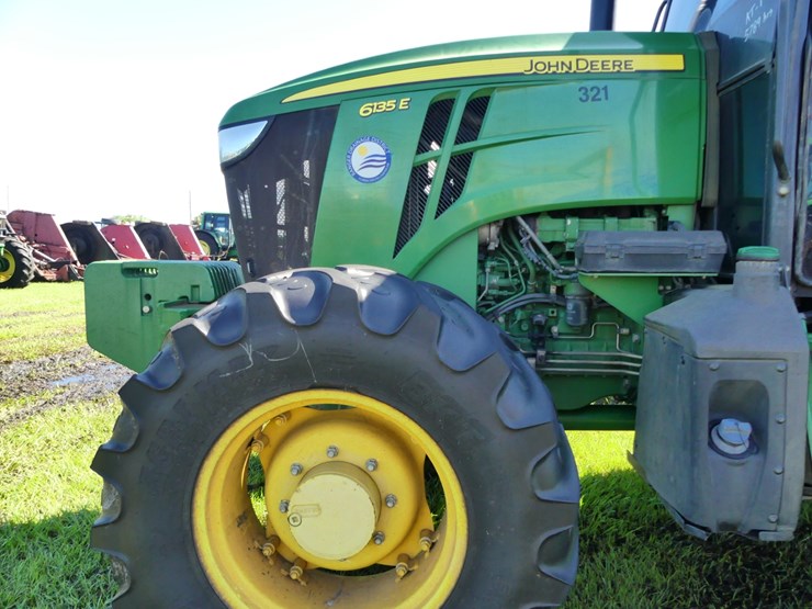 john-deere-6135e-image-10