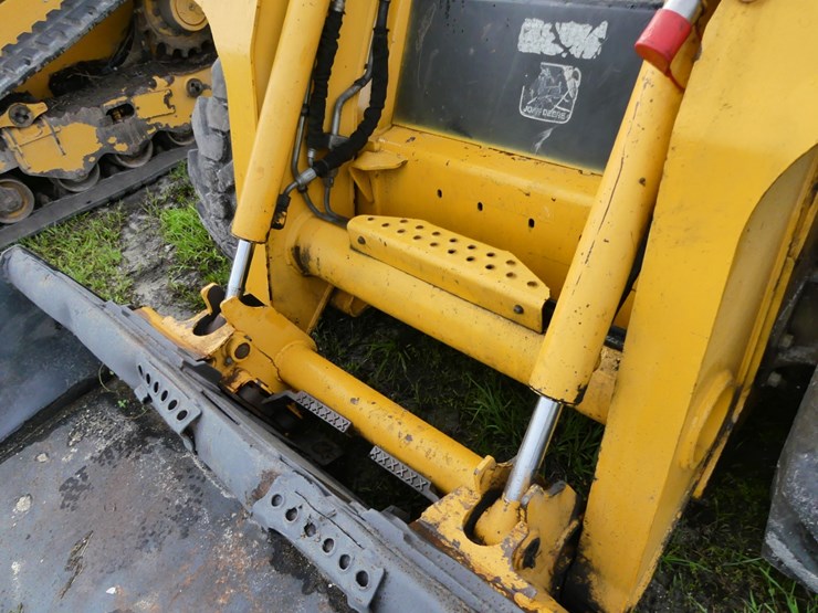 deere-270-image-11