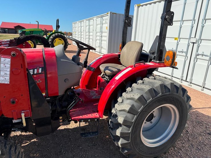 case-ih-farmall-40a-image-12