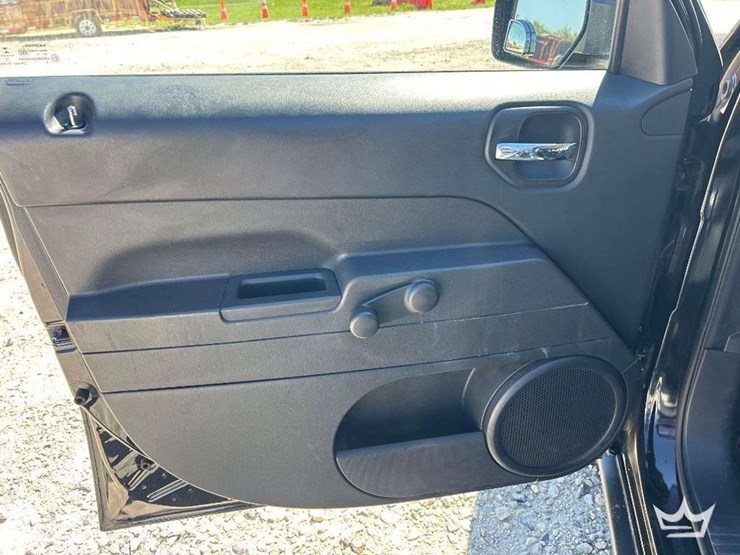 2016-jeep-patriot-image-11
