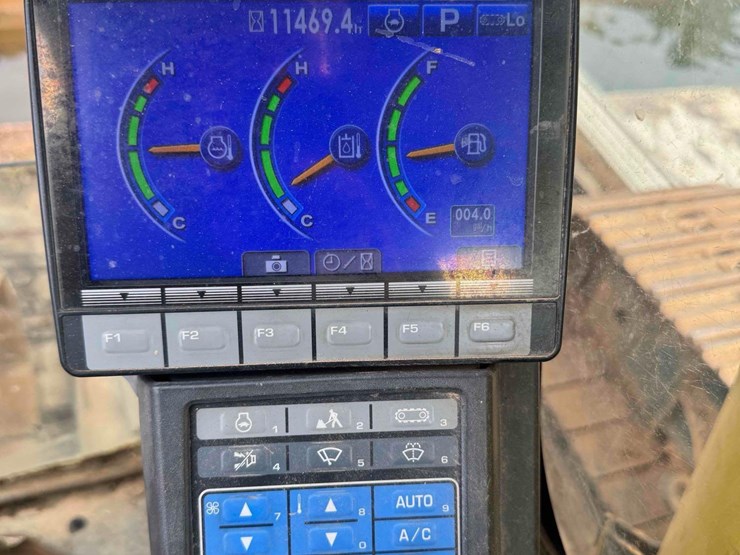 2015-komatsu-pc240-lc-10-image-20