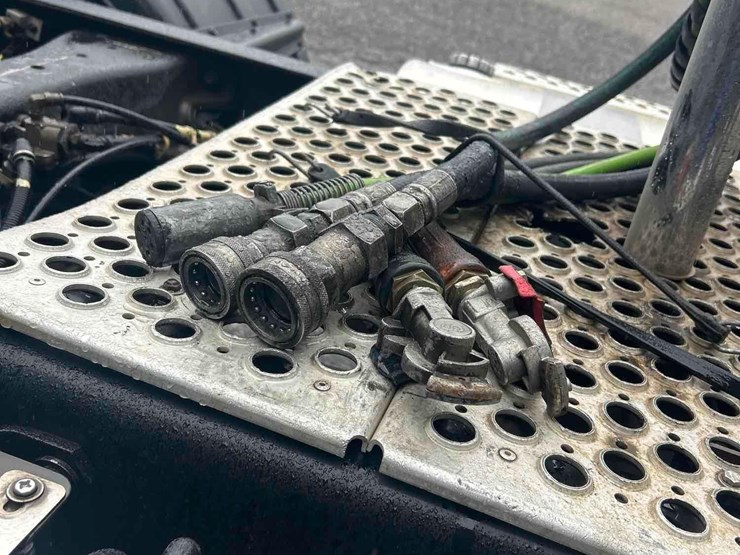 2018-kenworth-t880-image-26
