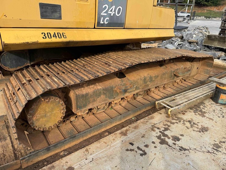 2015-komatsu-pc240-lc-10-image-10