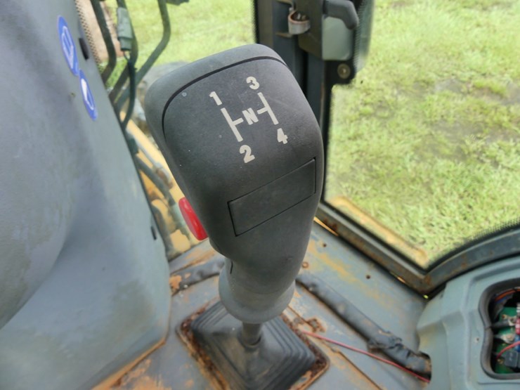 new-holland-675e-image-19