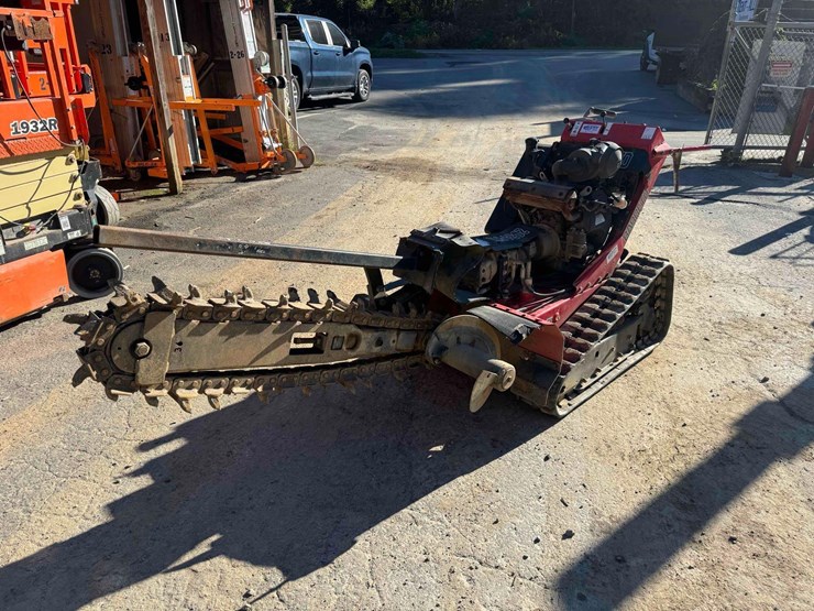 2015-baretto-2024tk-36"-track-trencher-image-1