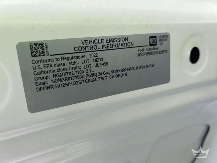 2022-chevrolet-silverado-4x4-crew-cab-pickup-truck-image-10