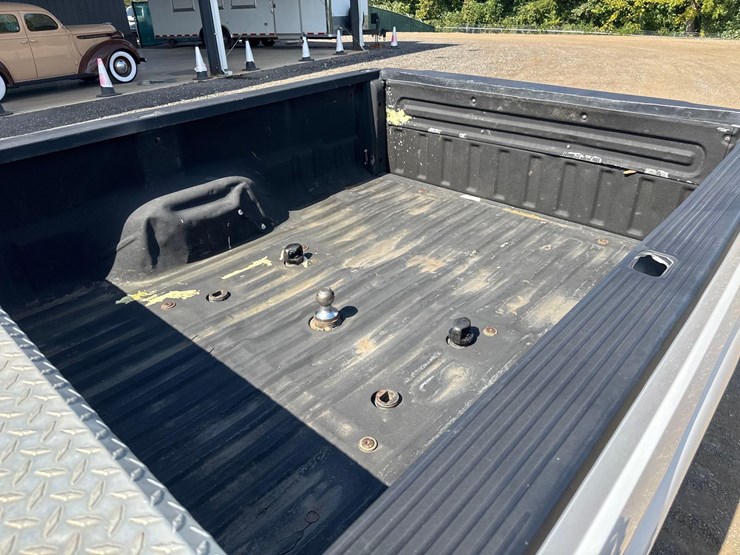 2012-ford-f250-xl-image-11