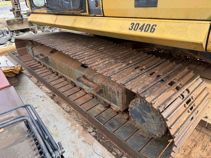 2015-komatsu-pc240-lc-10-image-14