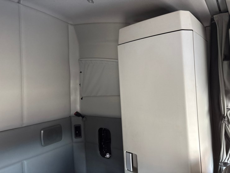 2018-kenworth-t680-image-88