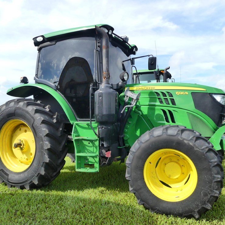 JOHN DEERE 6120R