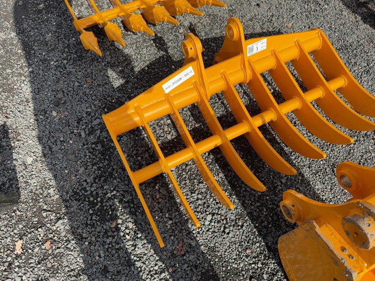 caterpillar-305-image-3