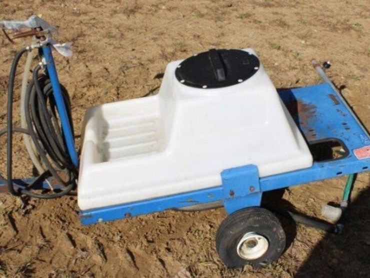 tow-behind-lawn-sprayer-image-3