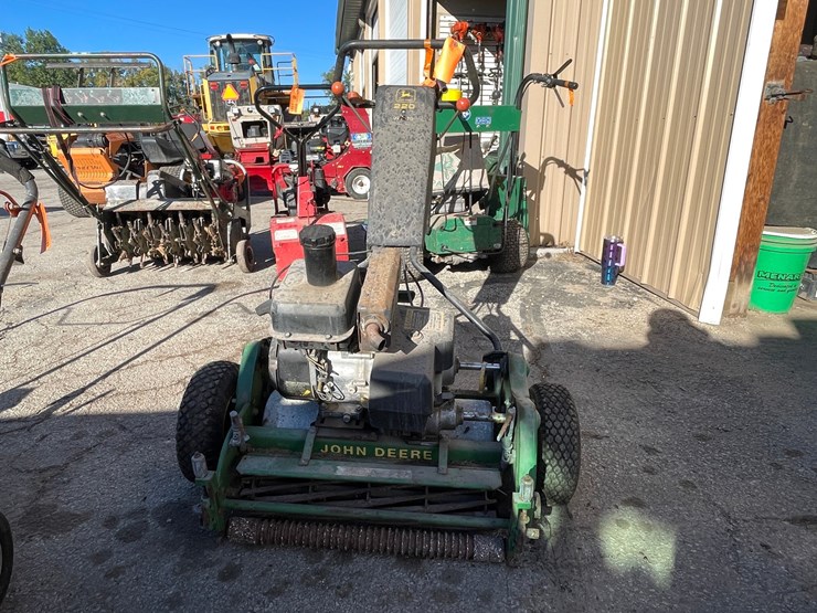 #1852-•-john-deere-greens-mower-image-2