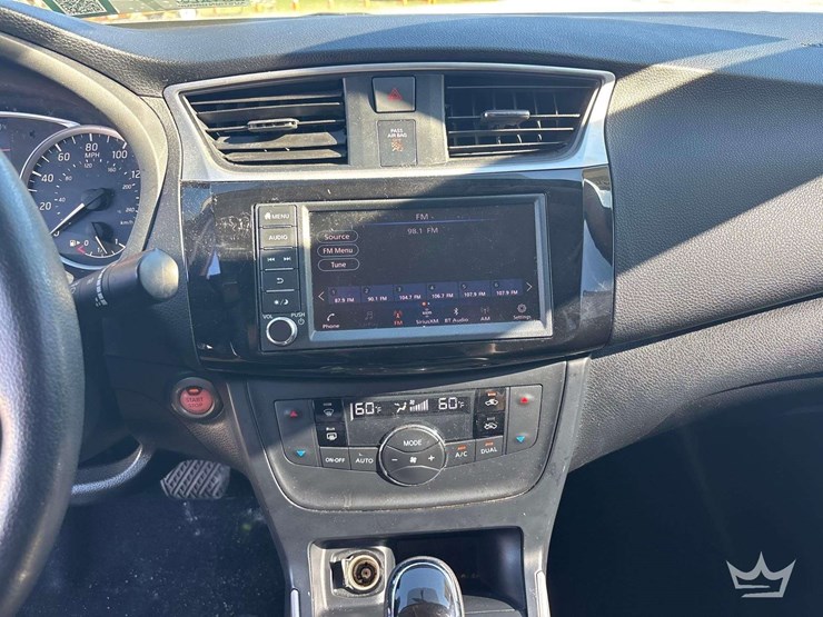 2019-nissan-sentra-sedan-image-15