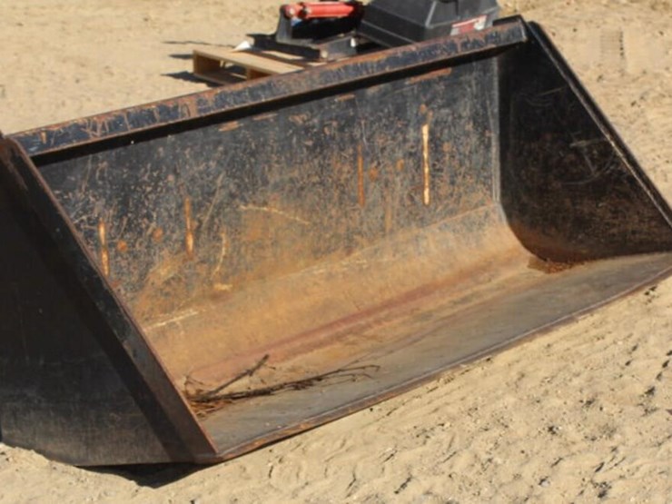 skid-steer-bucket-image-2