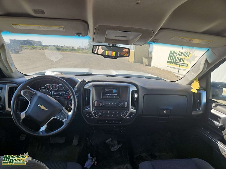 2015-chevrolet-silverado-2500hd-lt-image-18