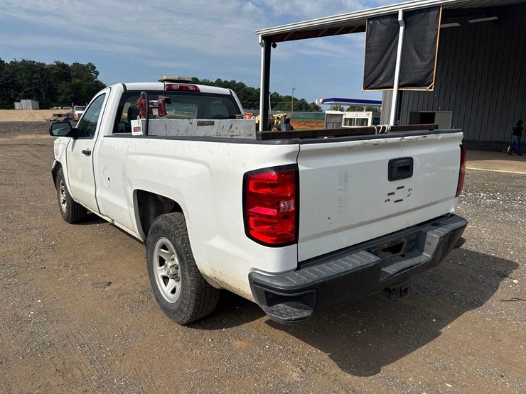 2017-chevrolet-silverado-1500-image-3