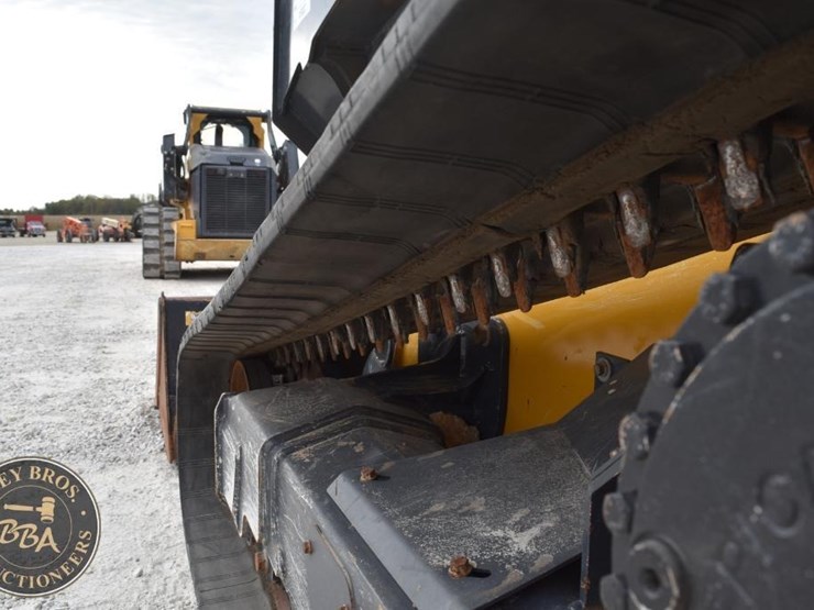 2024-deere-333g-image-32