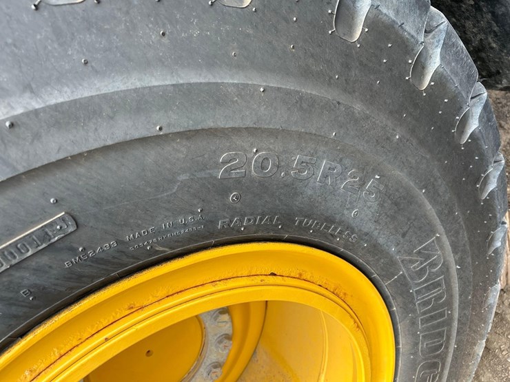 2024-john-deere-624-image-51