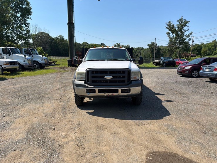 2005-ford-f550-image-2