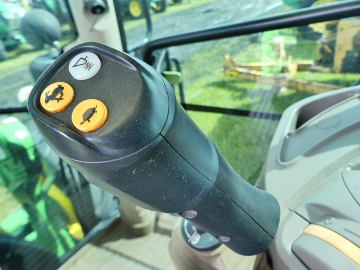 john-deere-6120r-image-17