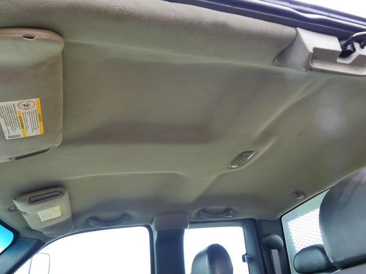 2002-chevrolet-3500-image-21