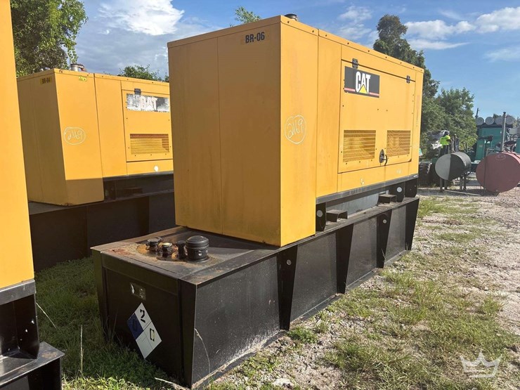 2006-caterpillar-d80-4-72kw-standby-diesel-generator-image-2