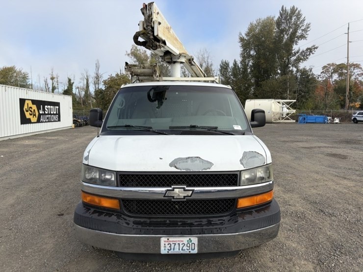2004-chevrolet-express-bucket-van-image-8