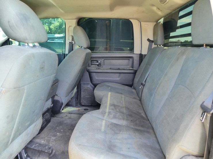 2015-dodge-ram-3500-image-9