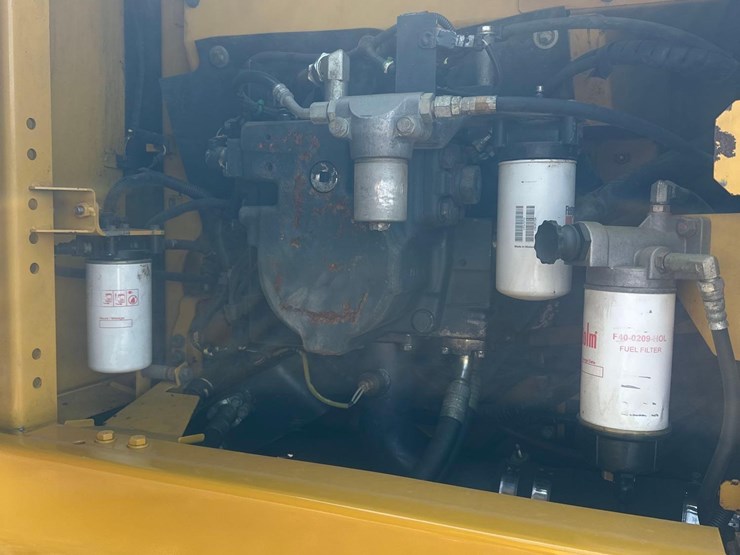2021-komatsu-pc210-lc-11e0-image-25