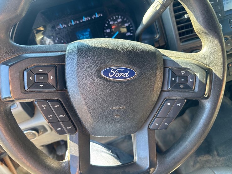 2020-ford-f350-xl-image-26