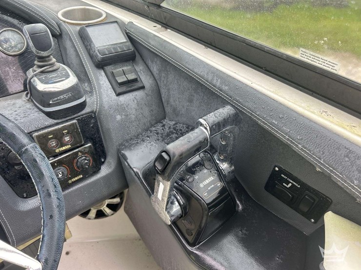 2018-27ft-regal-290bx-boat-w-tarpon-tri-axle-boat-trailer-image-12
