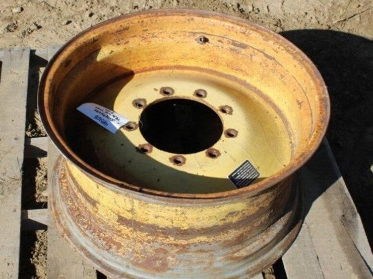 john-deere-tractor-tire-rim-image-6