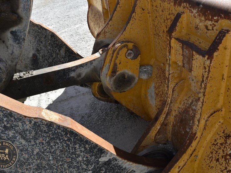 2021-deere-744l-image-28