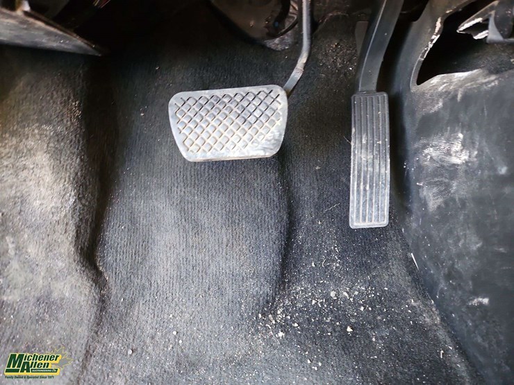 2015-chevrolet-equinox-lt-image-21