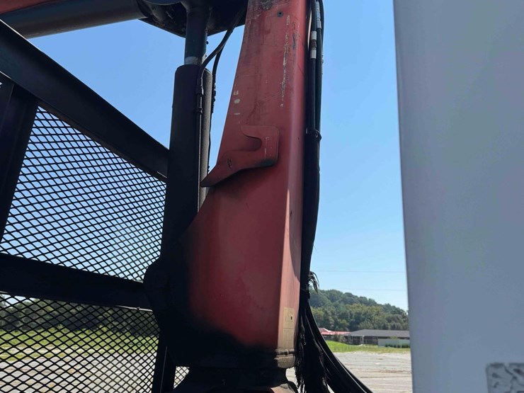 2001-kenworth-t300-image-32