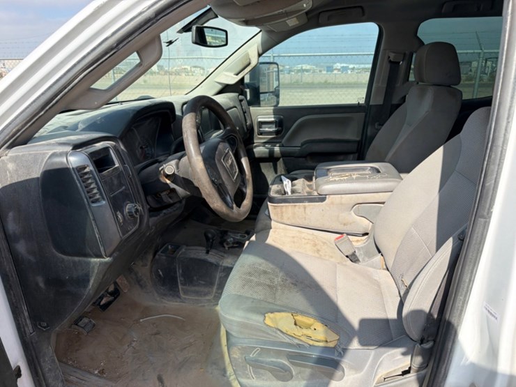 2018-gmc-sierra-2500hd-image-9