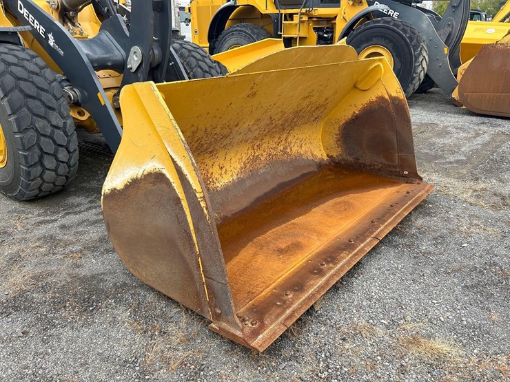2024-john-deere-624-image-64
