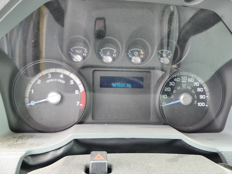 2016-ford-f250-xl-image-14