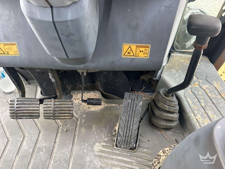 2015-caterpillar-420f2-it-image-19