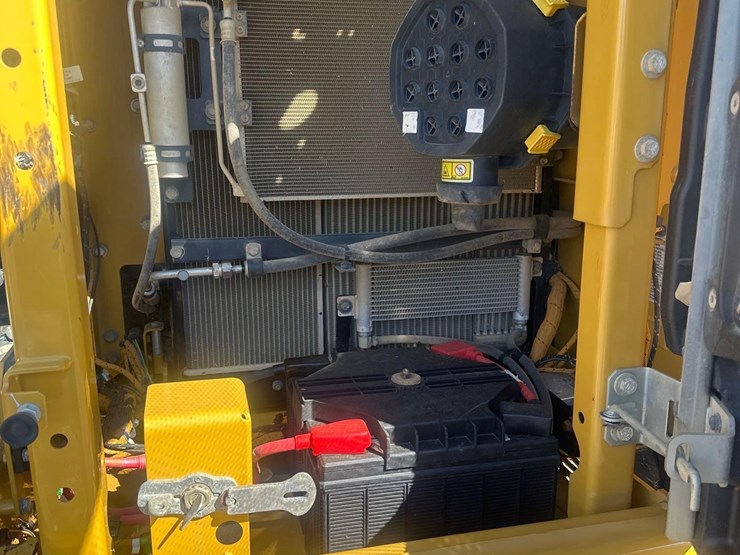 2021-caterpillar-313-image-29