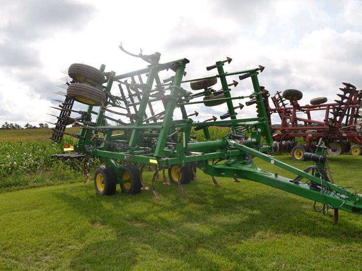 john-deere-2210l-image-5