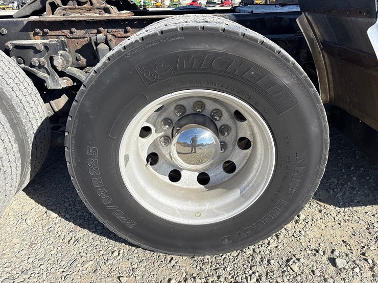 2018-kenworth-t680-image-96