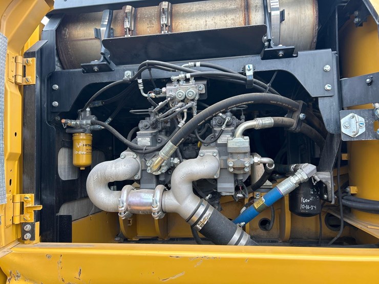 2024-john-deere-350-image-61